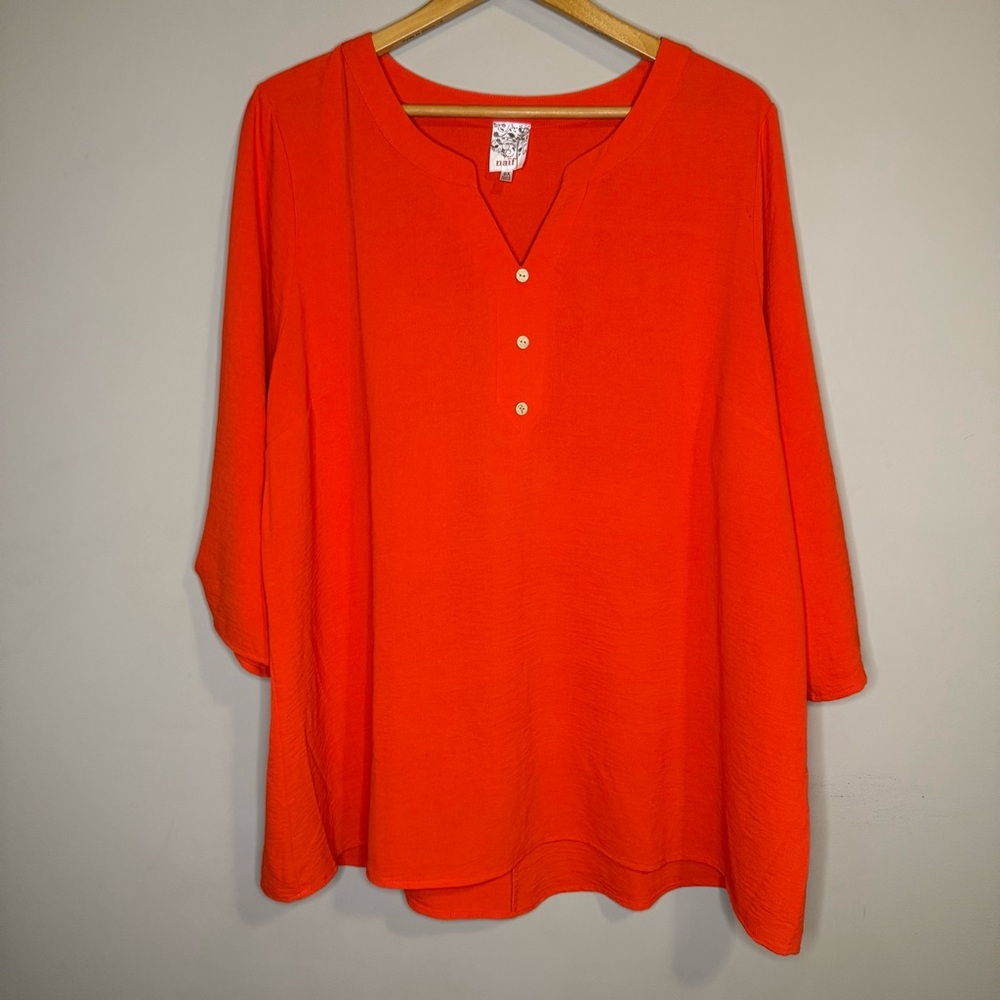 Naïf Women’s Plus Size Roll Tab Sleeve Blouse Top 2X